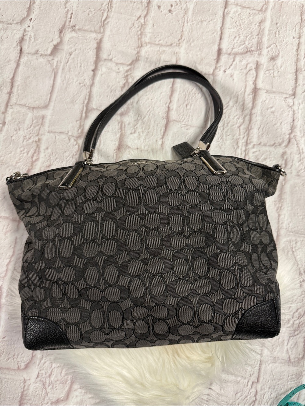 Coach Black/Gray Signature Jacquard Shoulder Bag - Picture 4 of 12